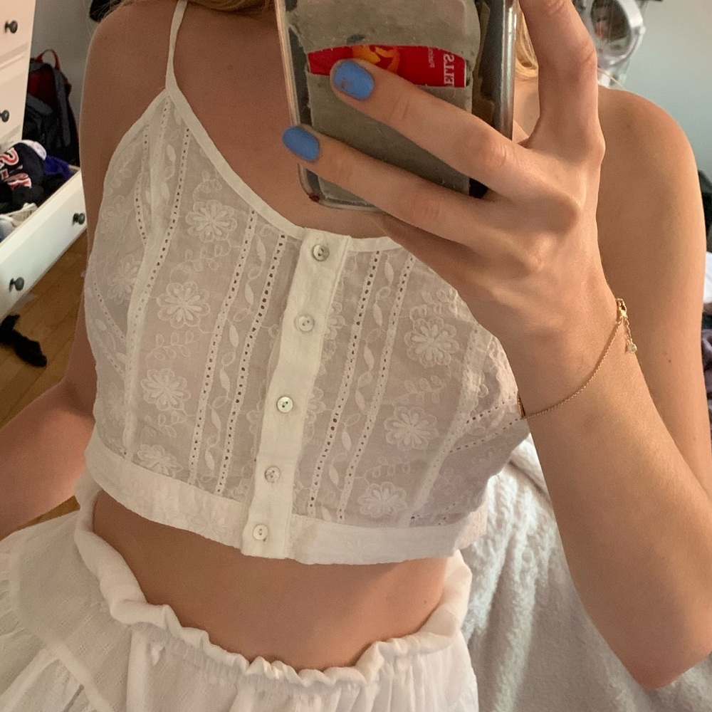 Kendall & Kylie floral lace pattern crop top